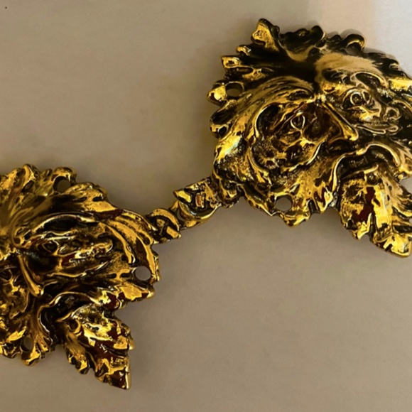 gold greenman cloak clasp - Picture 2 of 5